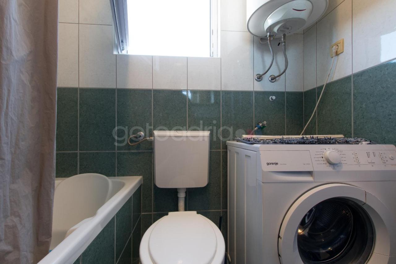 Apartment Vesna With Balcony & Free Parking มาคาร์สกา ภายนอก รูปภาพ